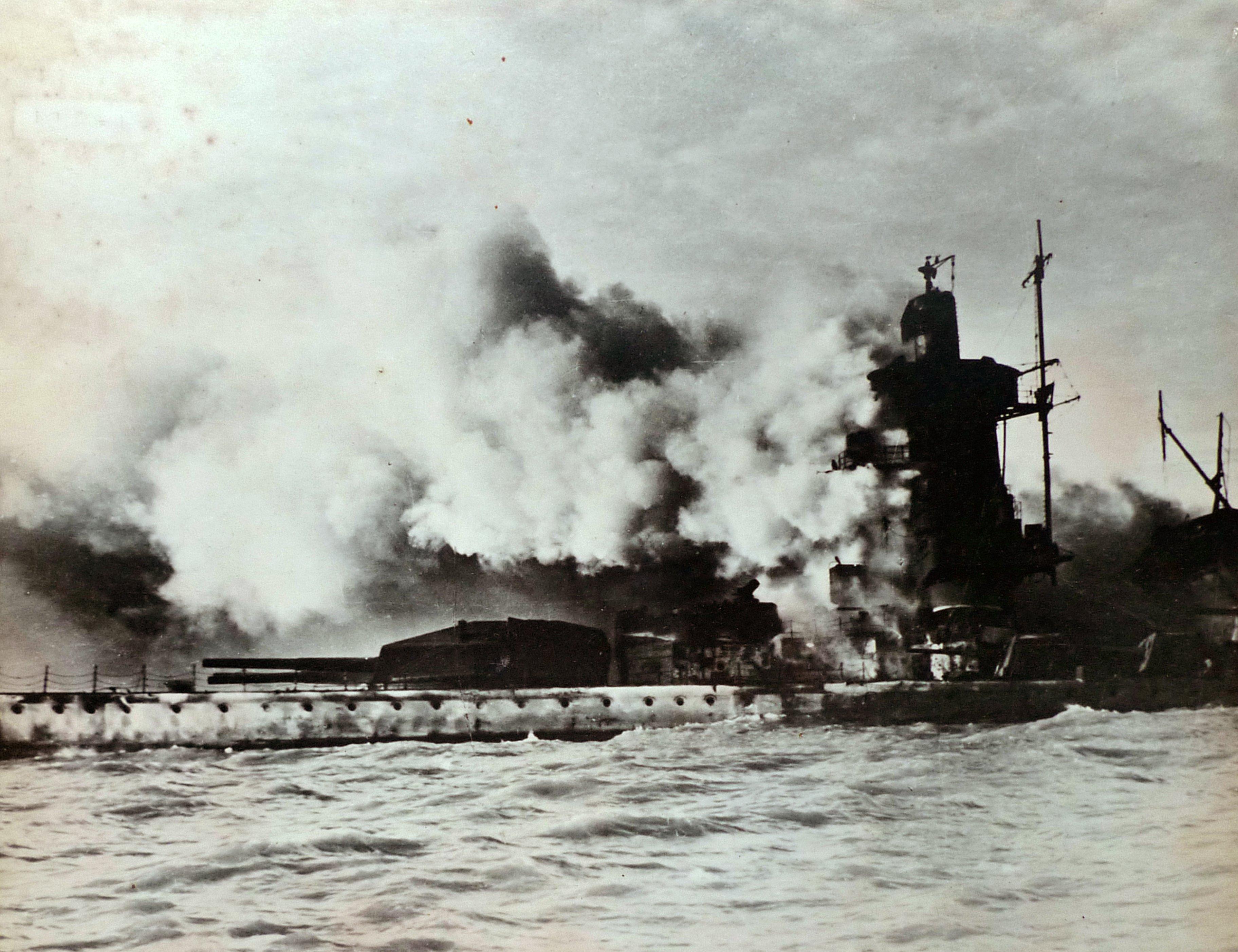 Amazing photo surfaces showing fiery death of German warship chased ...