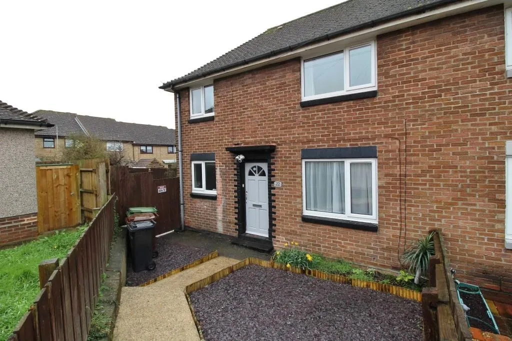 For Sale Hampshire: 2 Bed House With Large Garden