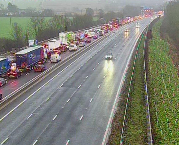 Eight vehicles involved in M27 crash causing six miles of delays