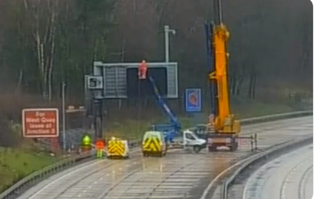 M27 Motorway reopens after gantry is removed at site of fatal crash