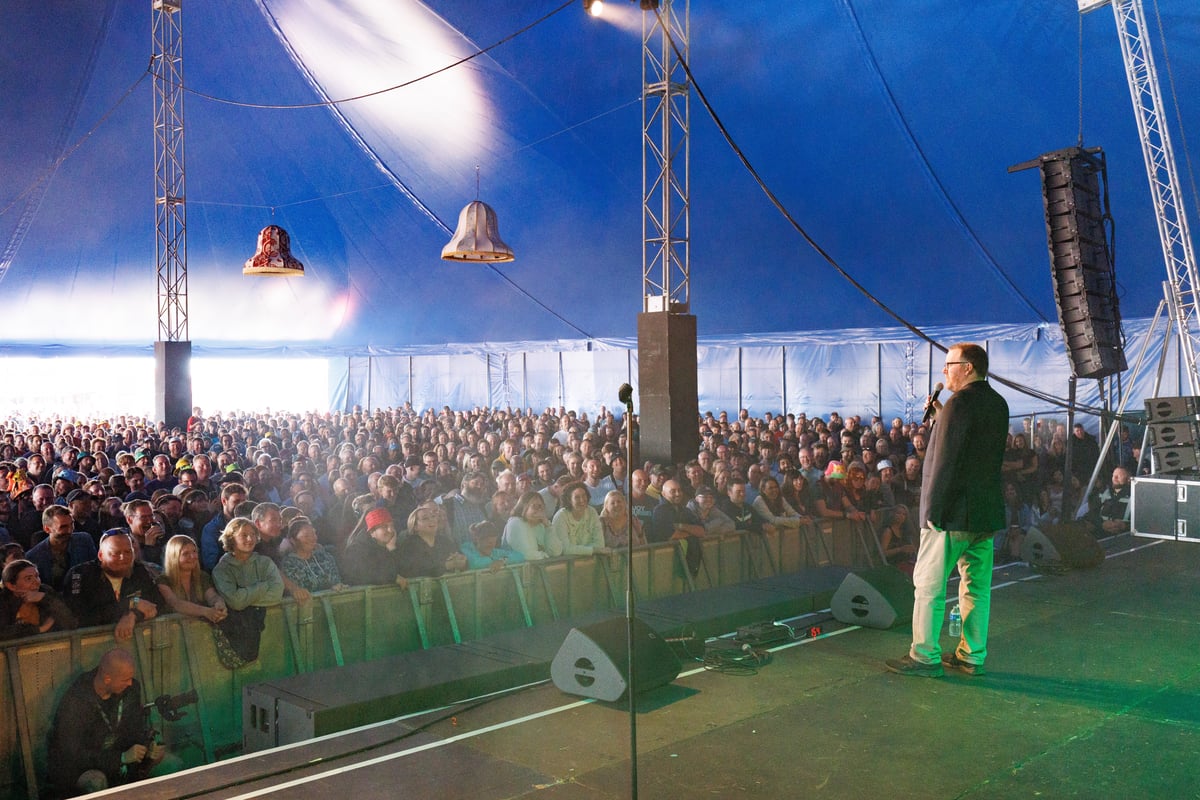 WATCH: Victorious Festival 2024 - Frankie Boyle gets Portsmouth laughing with his no holds barred comedy